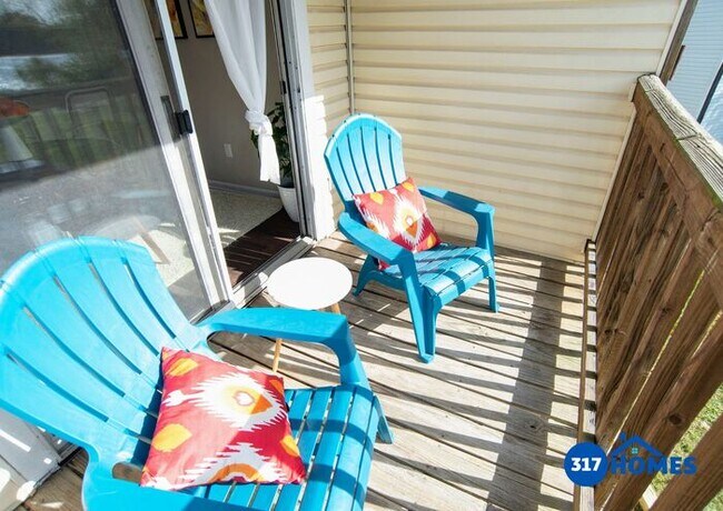 Building Photo - Welcome to Northdale Lake!