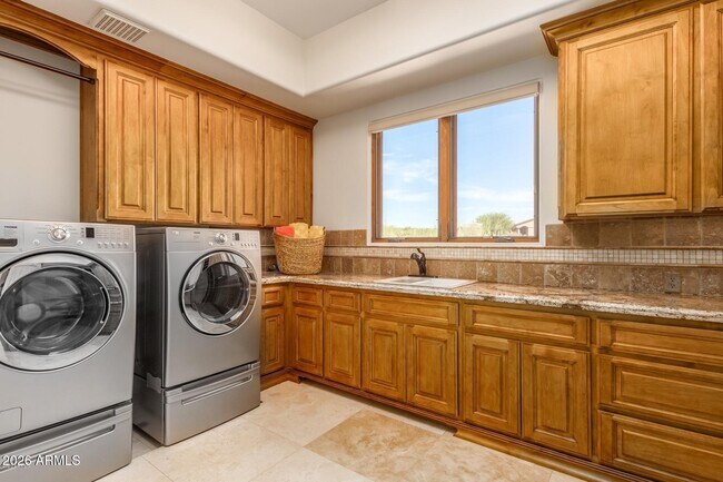 Building Photo - 10917 E Troon N Dr
