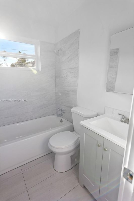 Building Photo - 1481 SW 49th Ave