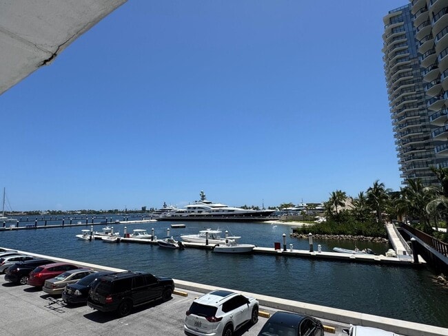 Building Photo - 4500 N Flagler Dr