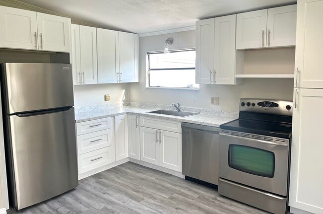 Building Photo - 2376 Case Ln