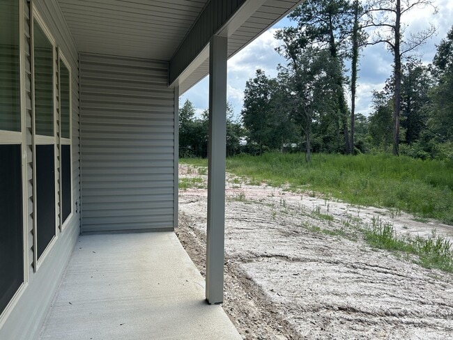 Building Photo - 45283 Riverdale Heights Rd