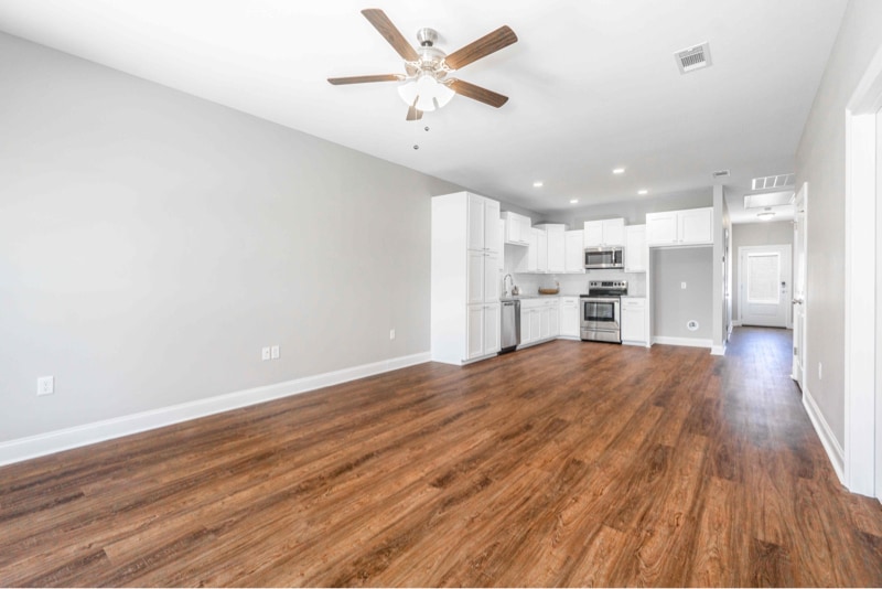 Building Photo - 33260 LA-16