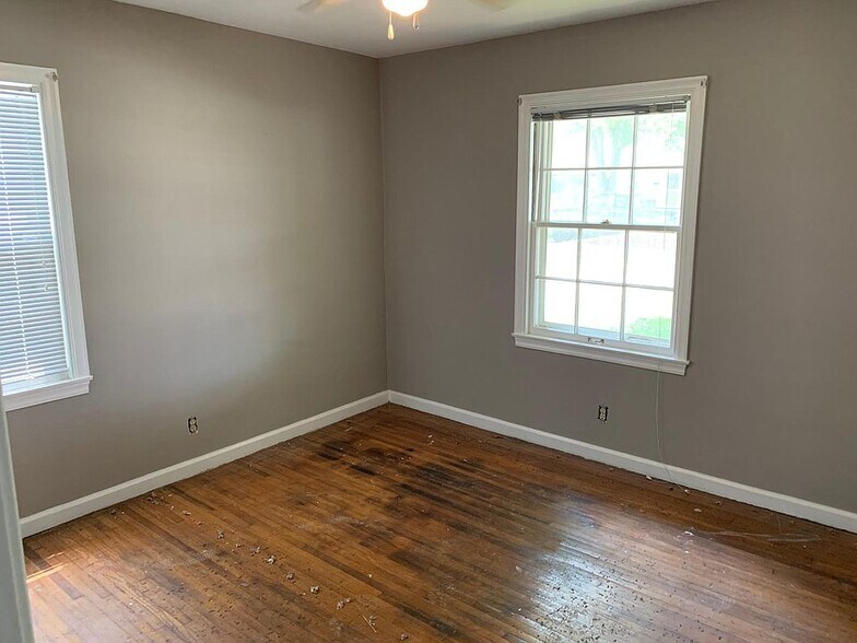 Building Photo - 2503 Emil Ave