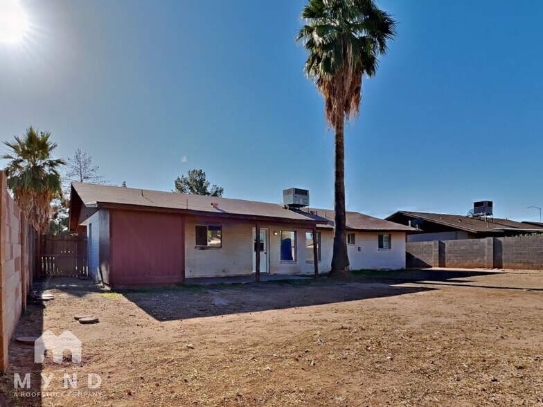 Building Photo - 644 S Hill