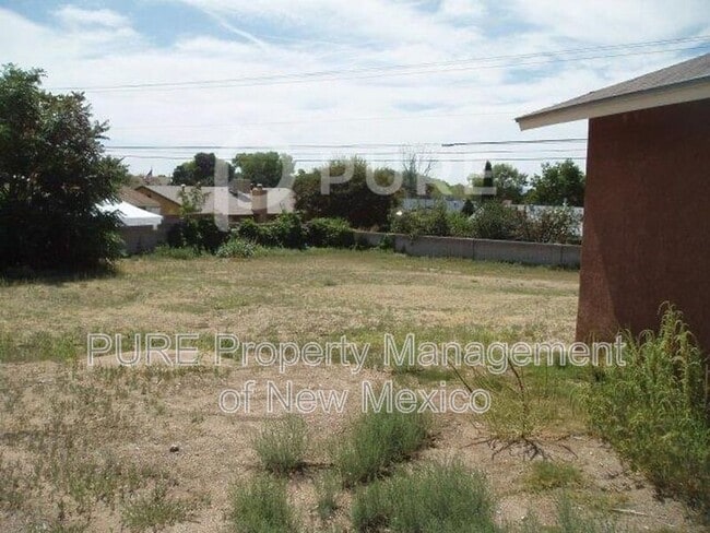 Building Photo - 6216 Leslie Pl NE