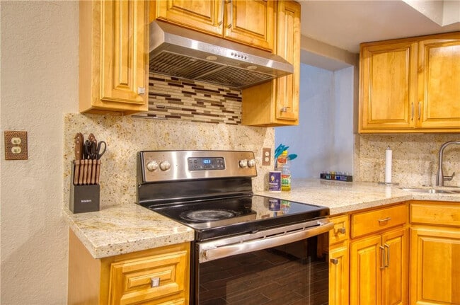 Building Photo - 3513 E Shore Rd