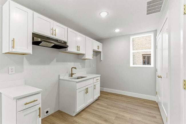 Building Photo - 5137 Master St