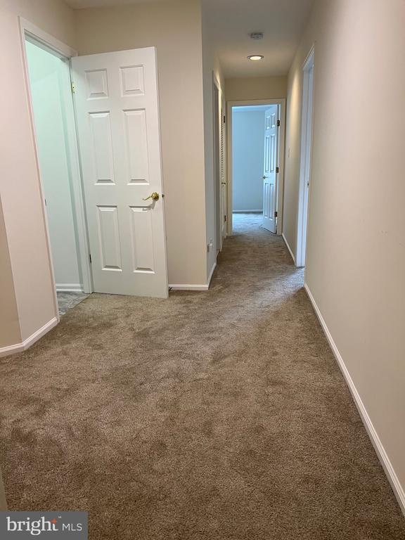 Building Photo - 1710 Chanticleer