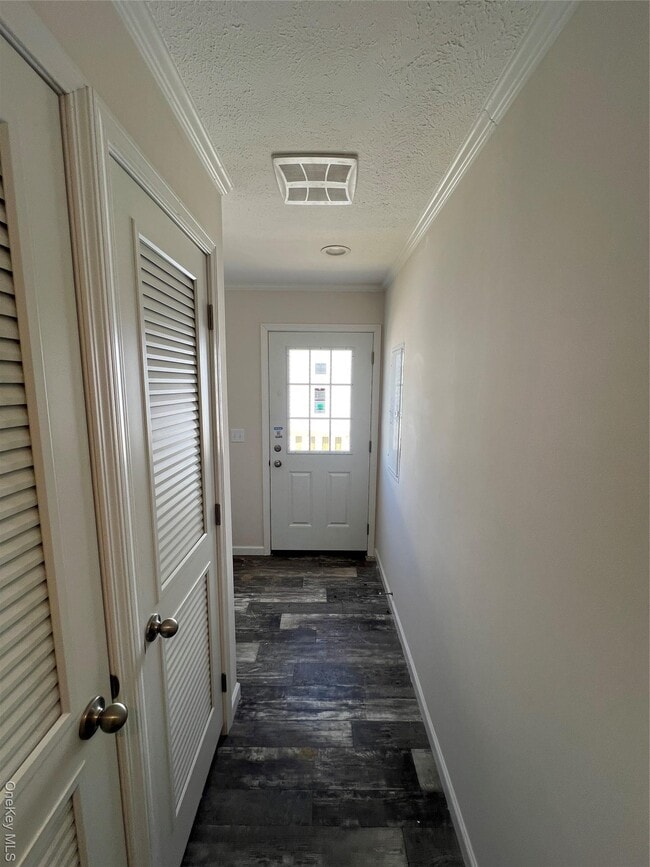 Building Photo - 985 NY-17M