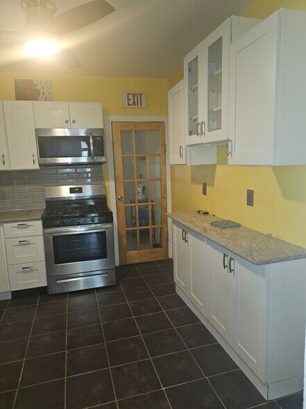 Building Photo - 6332 Summer St