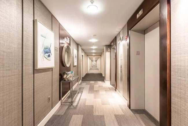 Building Photo - Modern Rental Unit in Prime West End / North Station Location