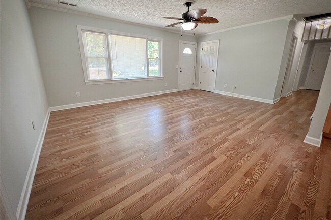 Building Photo - 4bd/2.5ba Brick Ranch Home in Kings Grant. NO STUDENTS/NO CATS