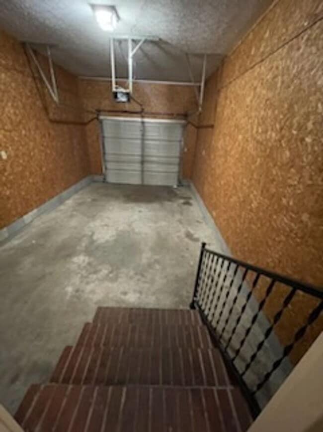 Building Photo - 2 Bedroom, 2 Bath, with Garage Manchester, TN