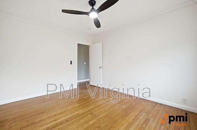 Building Photo - 2707 Martone Rd