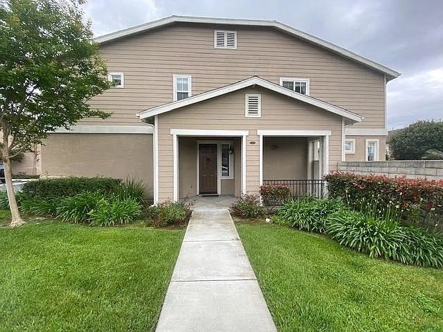 Primary Photo - 17805 Hazelwood Ct