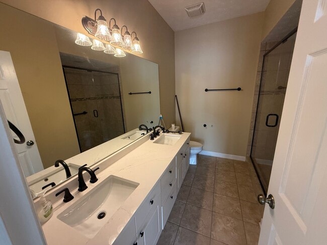 Building Photo - Great 3 Bedroom Twin Home in Ogletree Village