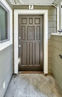 Building Photo - 2Bd/1.75Ba Redmond Condo