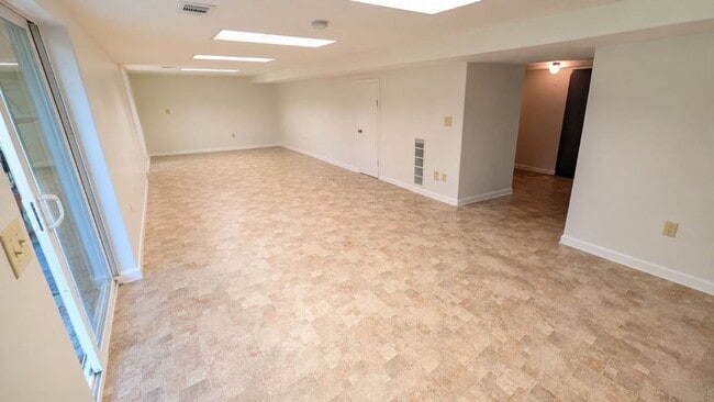 Building Photo - 4140 Sussex St