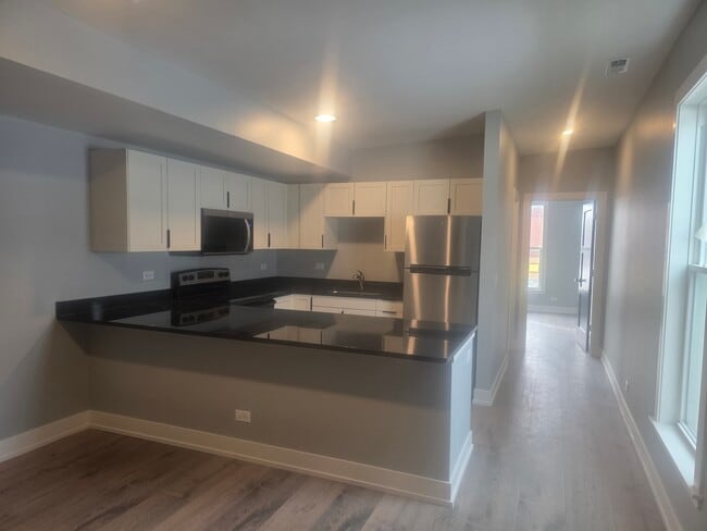 Building Photo - 1 Main St