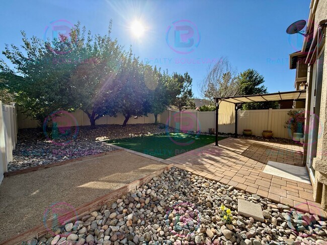 Building Photo - Beautiful townhome in South Meadows!  3-be...