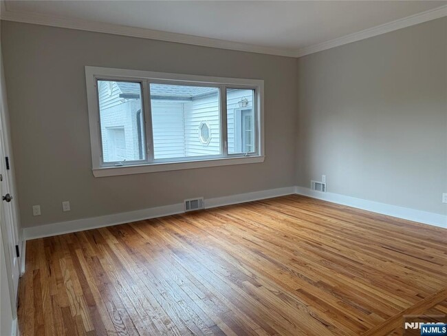 Building Photo - 41 Woods Ave