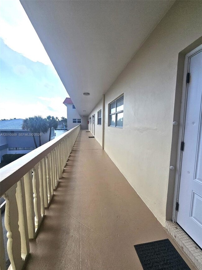 Building Photo - 2097 S Ocean Dr