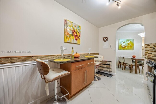 Building Photo - 3001 S Ocean Dr