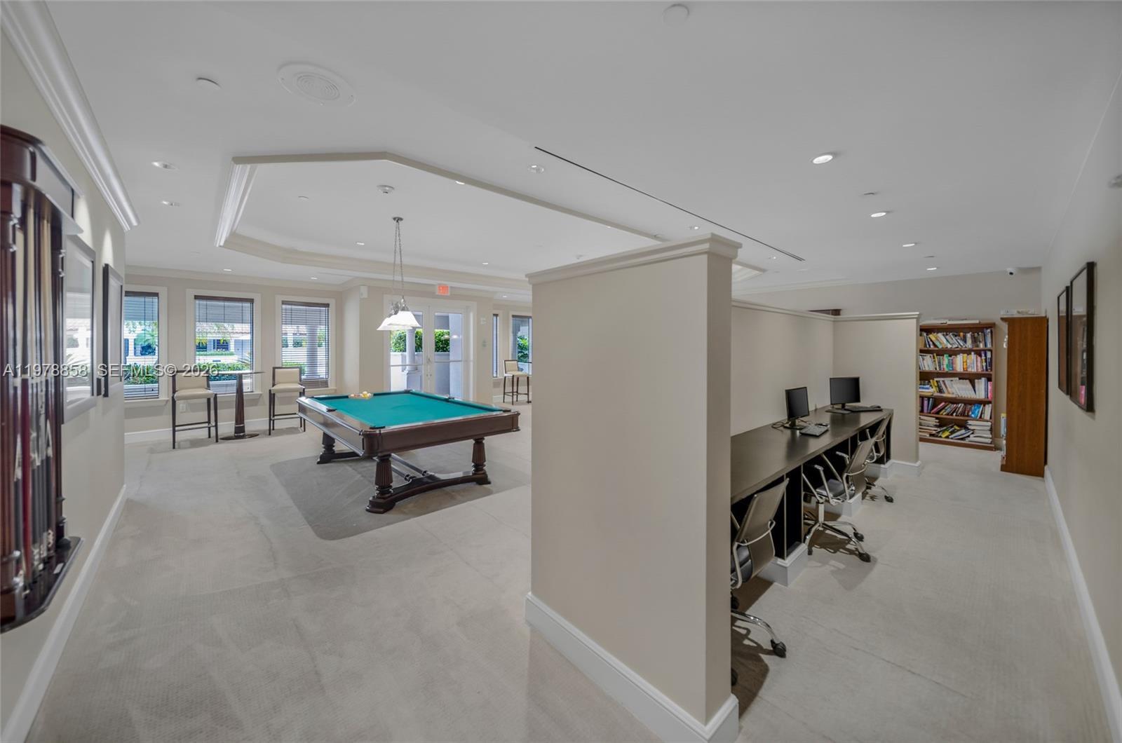 Building Photo - 20000 E Country Club Dr