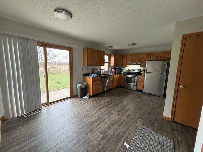 Building Photo - 6583-6585 Niagara Cir.