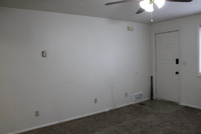 Building Photo - 372 I St