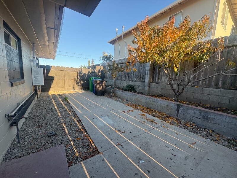 Building Photo - 109 8th St