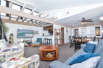 Building Photo - 112 31st St