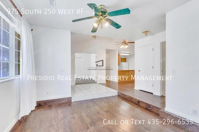 Building Photo - 975 S 250 W St