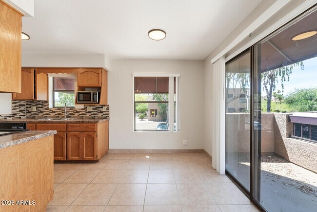 Building Photo - 16657 E Gunsight Dr