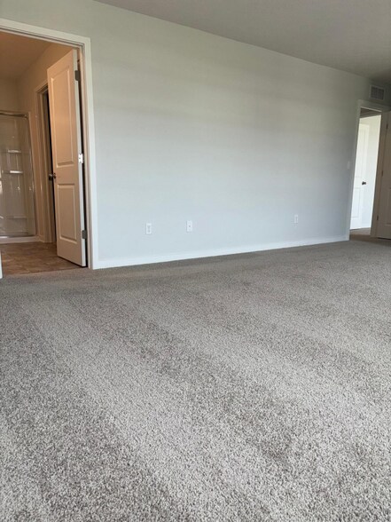 Building Photo - 7055 Blackmer Ridge Blvd