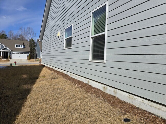 Building Photo - 3 BR/2BA | Newly Renovated Single Family Home | 2-Car Garage Parking | Large backyard| In Carolin...