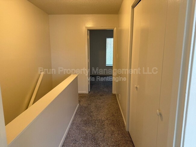 Building Photo - 10417 Victoria Dr