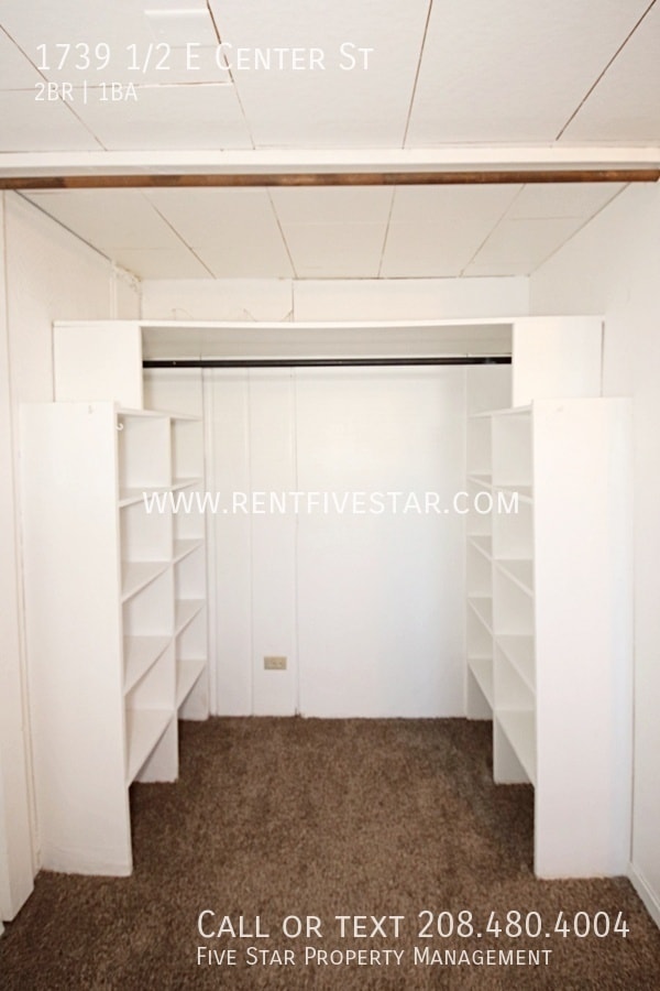 Building Photo - 1739 1/2 E Center St-