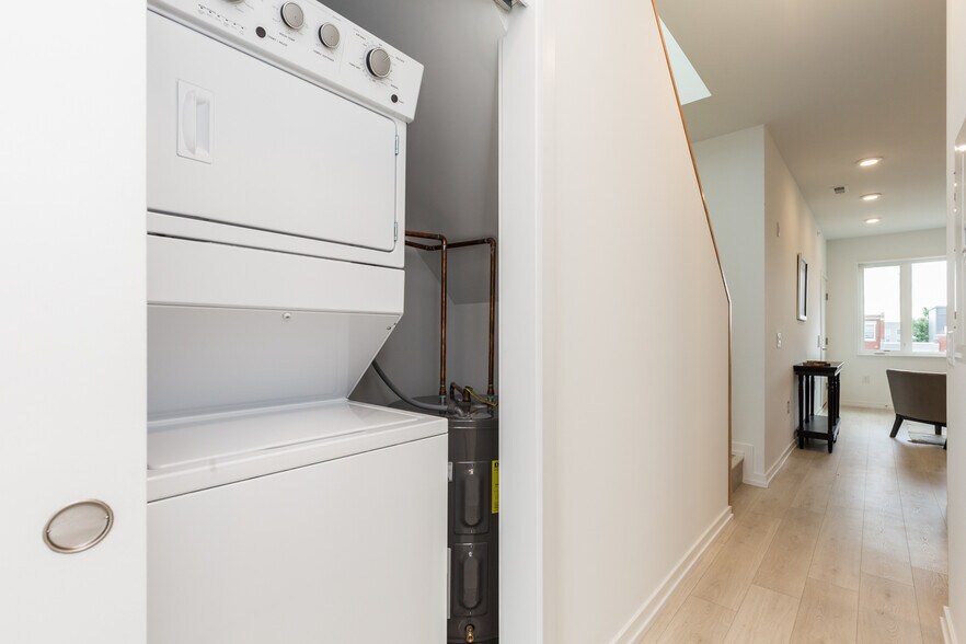 Building Photo - 1238 Lecount St
