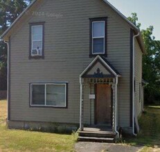 Building Photo - 424 123rd St S