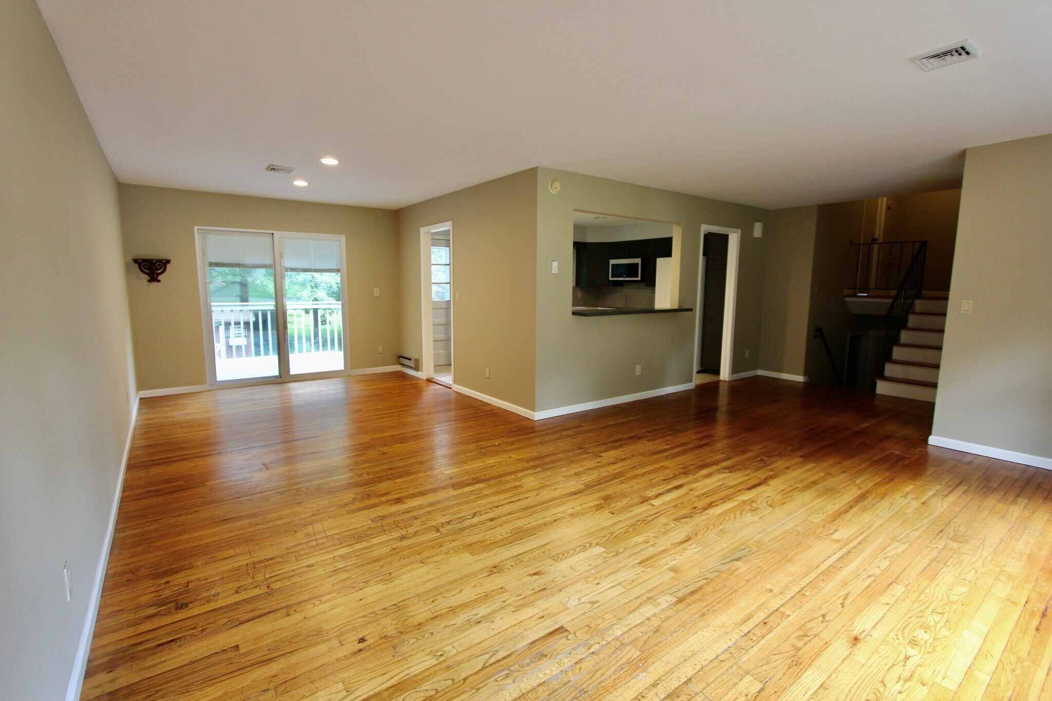 Sliding doors to upper deck - 6 Rocky Ridge Rd