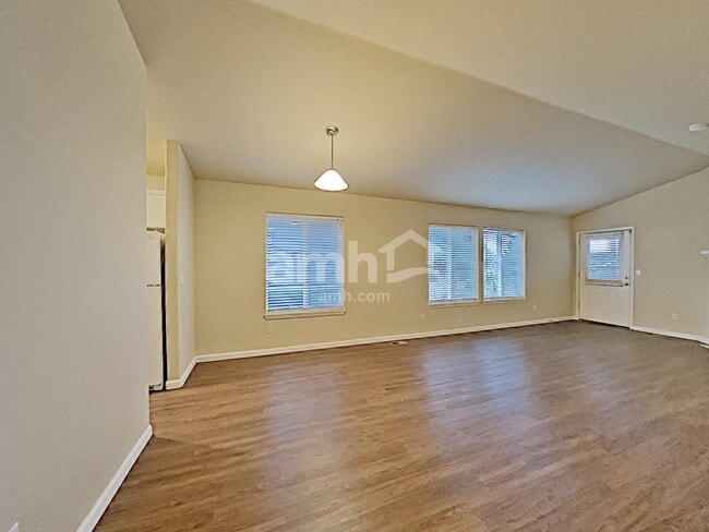 Building Photo - 13269 SE Piper Dr