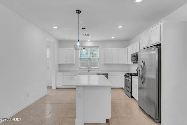 Building Photo - 1159 E Sabino Dr