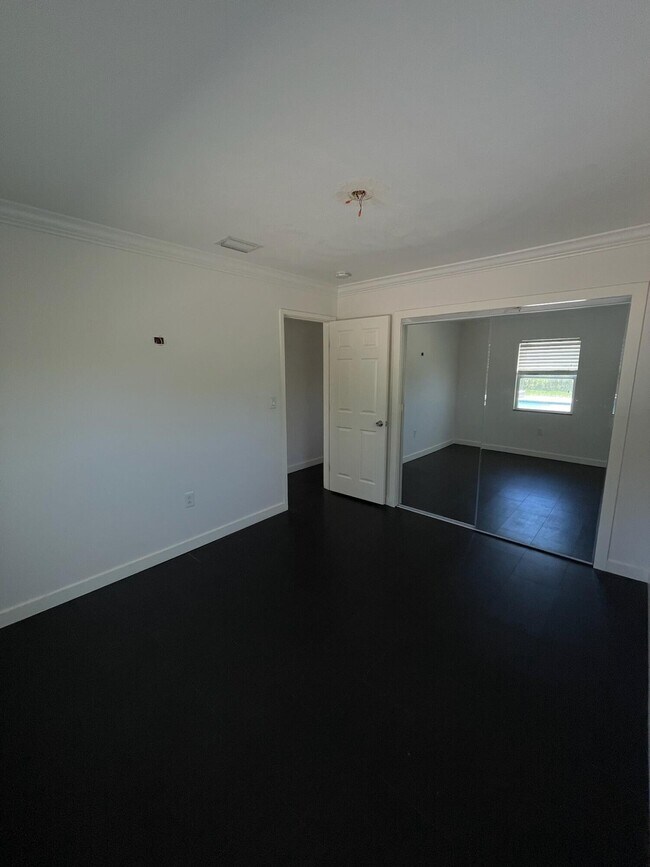 Building Photo - 1564 SW 28th Terrace