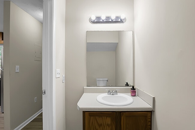 Building Photo - 1229 Creek Forest Ct NW