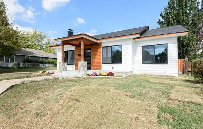 Building Photo - Charming Fully Remodeled Home in the Heart...