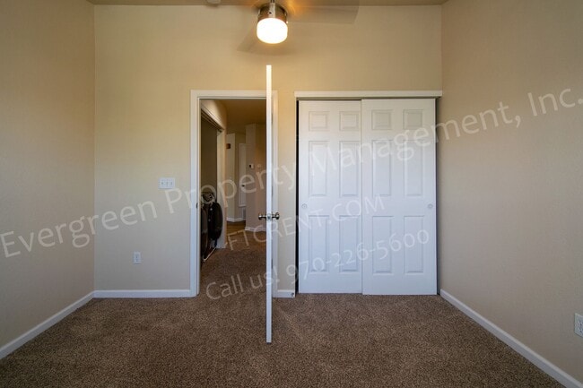 Building Photo - 5225 White Willow Dr