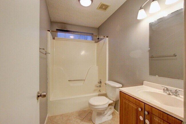 Building Photo - Amazing Brick Front Ranch Style Home With ...