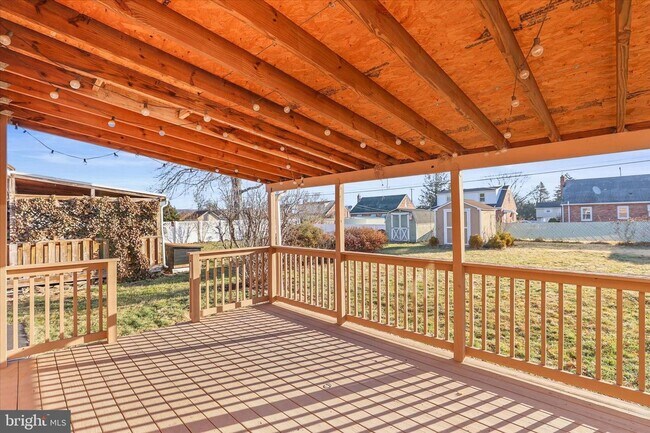 Building Photo - 3 Bedroom Brick Cape Cod in York Suburban School District!